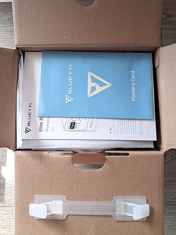 Bluetti Elite 30 Mini box opened, with the quick start guide on top